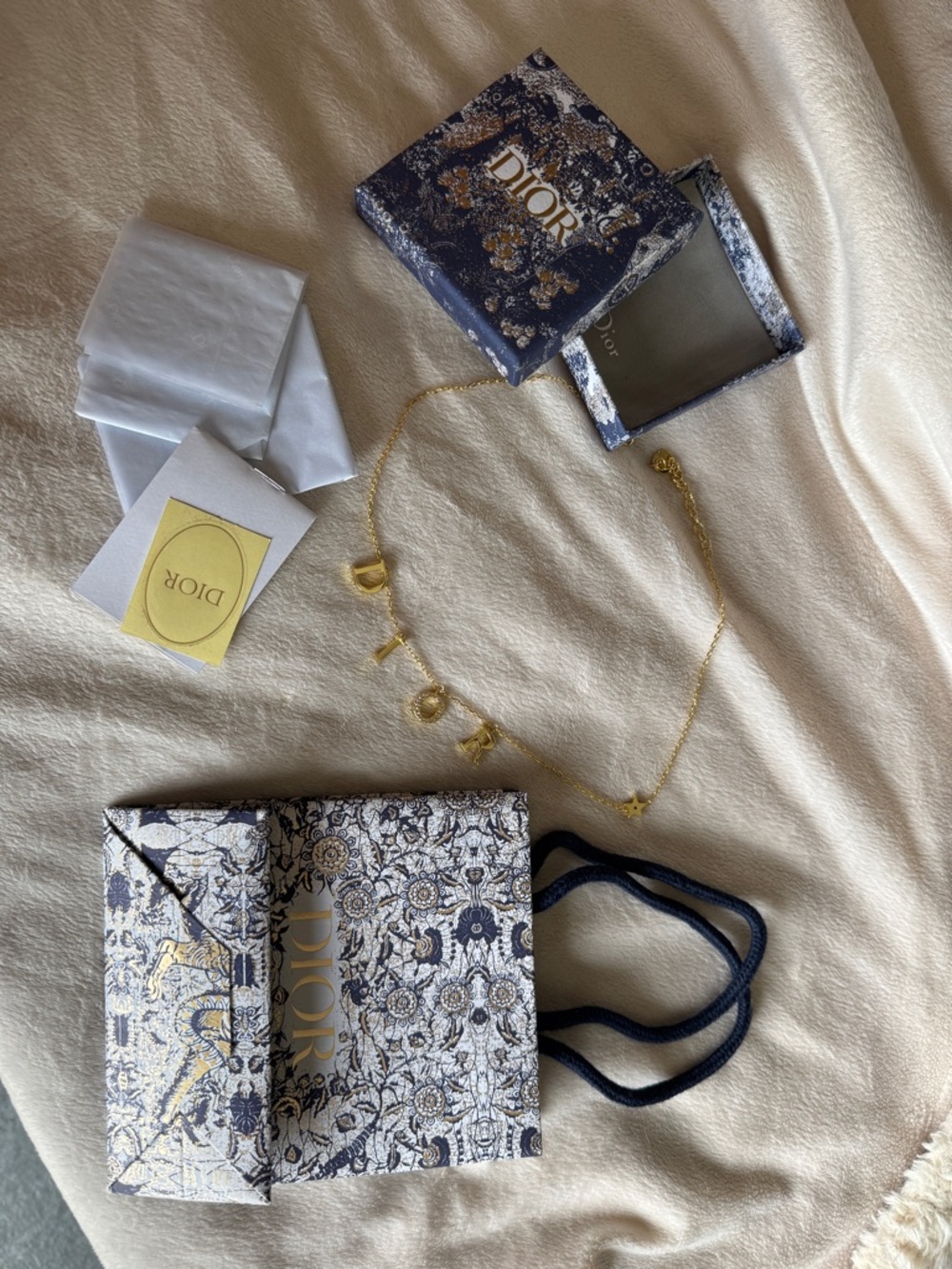 Dior Necklace with packaging - Picture 3 of 15